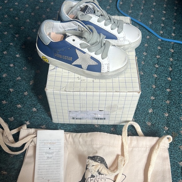 Worn once baby golden goose sneakers size 21! Perfect condition with box & book - Picture 3 of 8